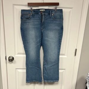 Madewell mid-rise kick out crop jeans, size 33